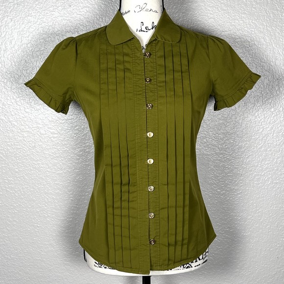 Banana Republic Tops - Banana Republic Sz XS Short-Sleeve Button-Up Shirt Stretchy Pleated Olive Green